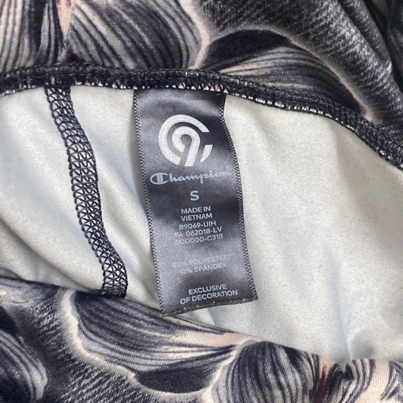 𝅺Champion Women’s Leggings Floral Small - Picture 6 of 6